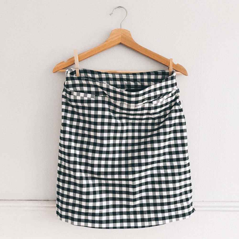 CHRISTOPHER & BANKS > Checked Skort